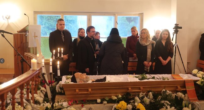 ../previews/011-Beerdigung Rabbi Benjamin 12.png.medium.jpeg