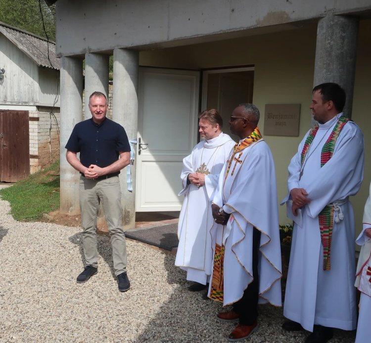 ../previews/010-02-10 00-15-23.png.medium.jpeg